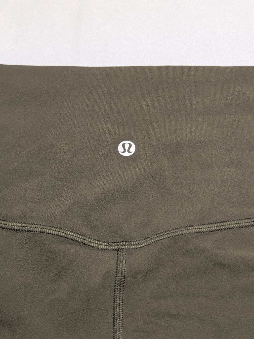 Lululemon Align High-Rise 4" Biker Shorts - Size 8 - Picture 3 of 4